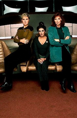 Star Trek Gallery - fem_trio_pb_04.jpg