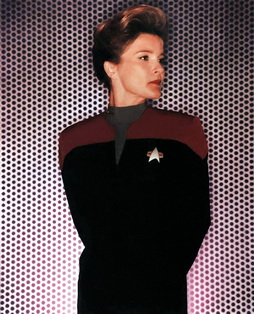 Star Trek Gallery - janeway_magazine_pbshot.jpg