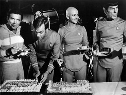 Star Trek Gallery - tmp_cake_shatner_caught.jpg