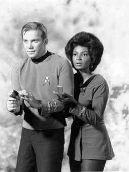 Star Trek Gallery - uhura_kirk.jpg