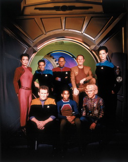 Star Trek Gallery - Star-Trek-gallery-crews-0002.jpg