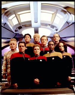 Star Trek Gallery - vgr_cast_s1_uncutHQ.jpg