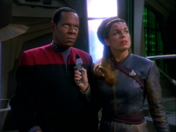 Star Trek Gallery - invasive_223.jpg