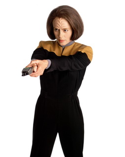 Star Trek Gallery - belanna_phaser.jpg