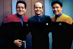 Star Trek Gallery - beltran_picardo_wang_bts_s7.jpg