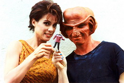 Star Trek Gallery - chase_max_bts.jpg
