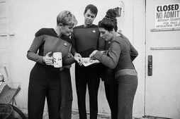 Star Trek Gallery - crosby_frakes_sirtis01.jpg