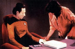 Star Trek Gallery - data_arm_measureman.jpg