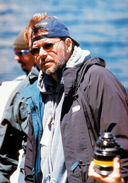 Star Trek Gallery - director_frakes.jpg