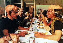 Star Trek Gallery - ds9_lunch2.jpg