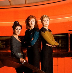 Star Trek Gallery - fem_trio_pb_02.jpg