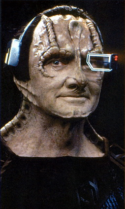 Star Trek Gallery - garak_behind_the_lines.jpg