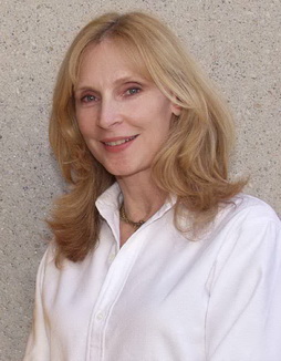 Star Trek Gallery - gates_mcfadden_7.jpg