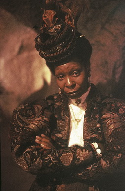 Star Trek Gallery - guinan_18thcentury.jpg