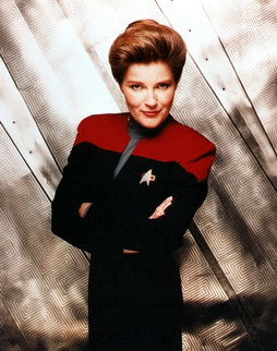 Star Trek Gallery - janeway_magazine_photo.jpg