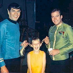 Star Trek Gallery - kirk_spock_pigtails.jpg