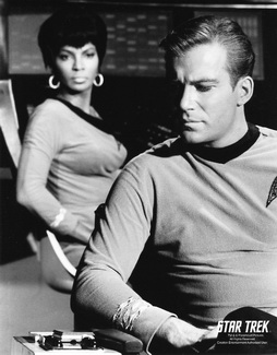 Star Trek Gallery - kirk_uhura.jpg