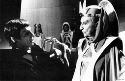 Star Trek Gallery - leonard_directs_dame_judith_st3.jpg