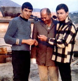 Star Trek Gallery - nimoy_kelley_other_on_set.jpg