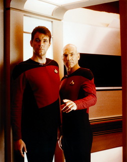 Star Trek Gallery - picard_riker_s1pb.jpg