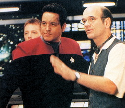 Star Trek Gallery - picardo_directing_beltran.jpg