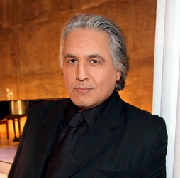 Star Trek Gallery - robert_beltran.jpg