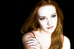 Star Trek Gallery - scarlett_pomers-naomi_wildman_2.jpg