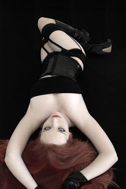 Star Trek Gallery - scarlett_pomers-naomi_wildman_3.jpg