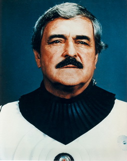 Star Trek Gallery - scotty_radiationsuit_twokpb.jpg
