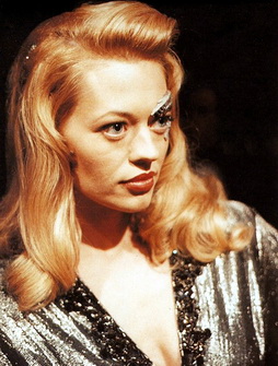 Star Trek Gallery - seven_killing_game_singer.jpg