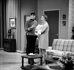 Star Trek Gallery - spock_carol_burnett_1967.jpg