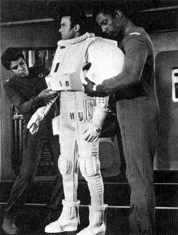 Star Trek Gallery - tmp_kirk_spacesuit.jpg