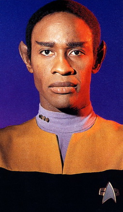 Star Trek Gallery - tuvok_pilot_pb.jpg