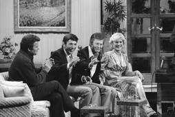 Star Trek Gallery - twok_cast_talkshow.jpg