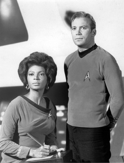 Star Trek Gallery - uhura_kirk_pb.jpg
