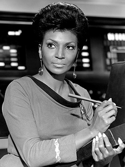 Star Trek Gallery - uhura_padd_pb.jpg