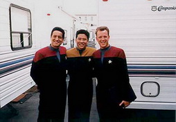 Star Trek Gallery - voyager_guys.jpg