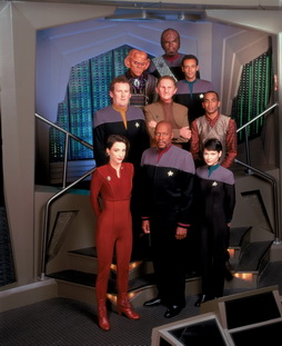 Star Trek Gallery - Star-Trek-gallery-crews-0003.jpg