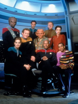 Star Trek Gallery - Star-Trek-gallery-crews-0005.jpg