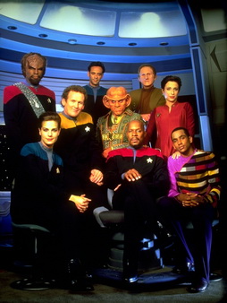 Star Trek Gallery - Star-Trek-gallery-crews-0008.jpg