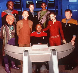 Star Trek Gallery - Star-Trek-gallery-crews-0046.jpg