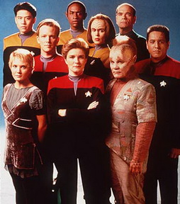 Star Trek Gallery - Star-Trek-gallery-crews-0047.jpg