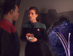 Star Trek Gallery - qless162.jpg