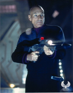 Star Trek Gallery - n_picard_rifle.jpg