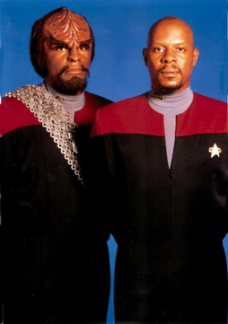 Star Trek Gallery - sisko_worf_s4pb.jpg