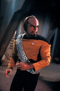 Star Trek Gallery - worf_fights.jpg