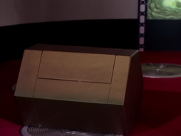 Star Trek Gallery - StarTrek_still_3x05_IsThereInTruthNoBeauty_0153.jpg