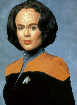 Star Trek Gallery - belanna_s1b.jpg