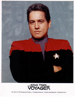 Star Trek Gallery - chakotay_s1a.jpg