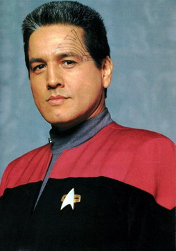 Star Trek Gallery - chakotay_s1b.jpg